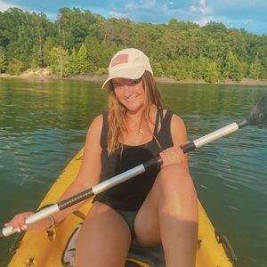 Meet your Posher, Alyson